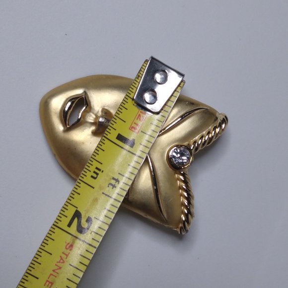 Vintage Decorative Metal Mask Brooch - Picture 13 of 13